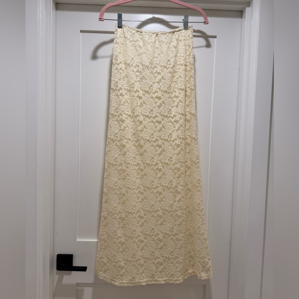 SET - matching lace off shoulder top & skirt - Picture 7 of 7